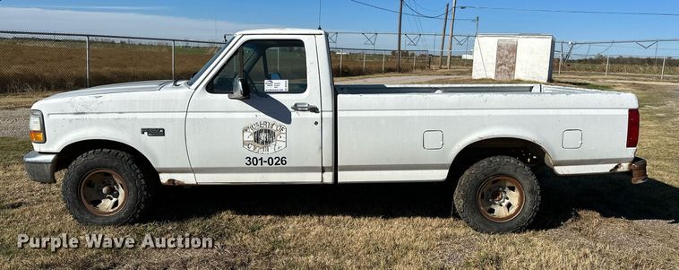 image for item DP3245 1993 Ford F150  pickup truck