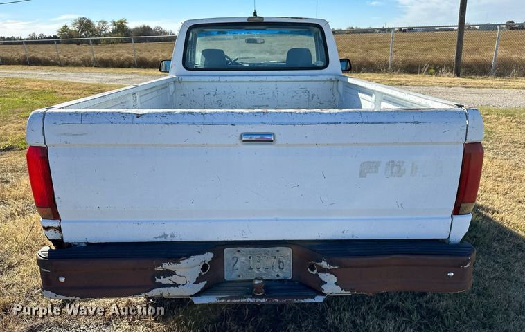 image for item DP3245 1993 Ford F150  pickup truck