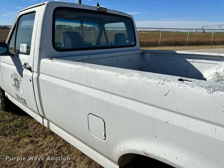image for item DP3245 1993 Ford F150  pickup truck