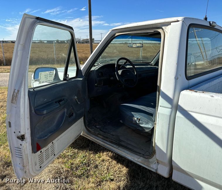 image for item DP3245 1993 Ford F150  pickup truck
