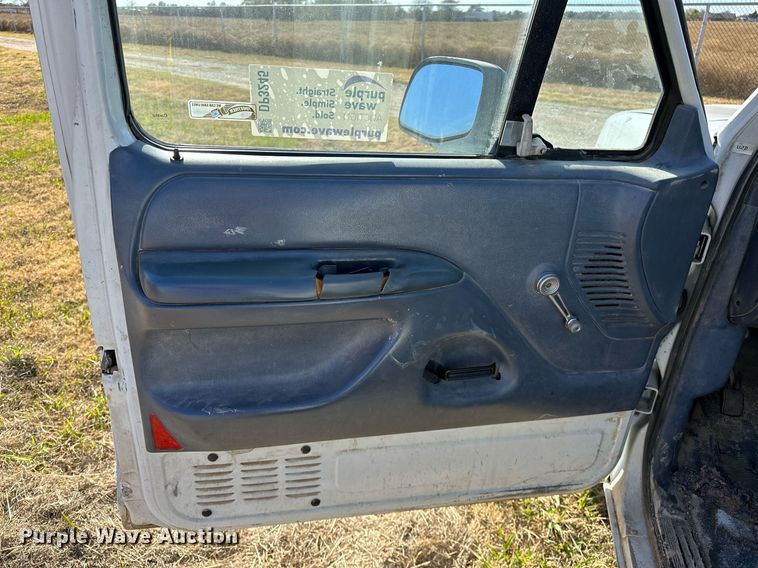 image for item DP3245 1993 Ford F150  pickup truck