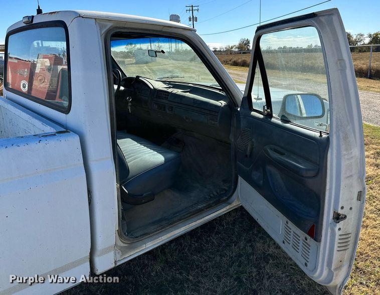 image for item DP3245 1993 Ford F150  pickup truck