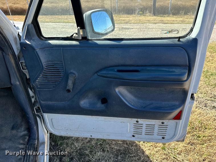 image for item DP3245 1993 Ford F150  pickup truck