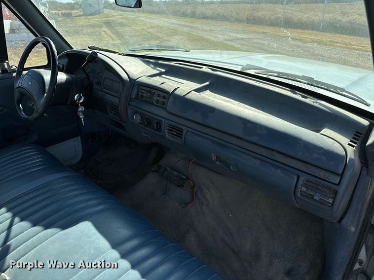 image for item DP3245 1993 Ford F150  pickup truck