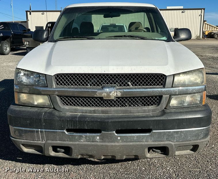 image for item DP3246 2003 Chevrolet Silverado 2500HD  pickup truck
