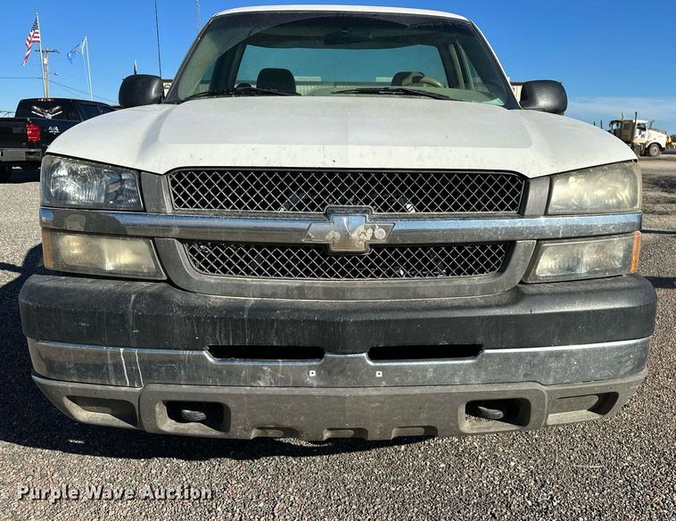 image for item DP3246 2003 Chevrolet Silverado 2500HD  pickup truck