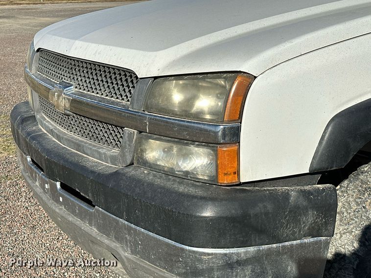 image for item DP3246 2003 Chevrolet Silverado 2500HD  pickup truck