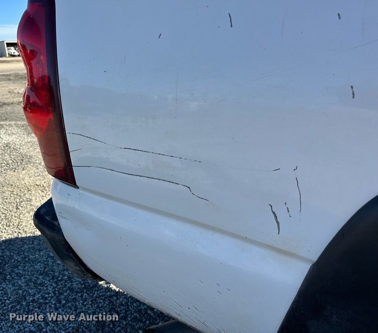 image for item DP3246 2003 Chevrolet Silverado 2500HD  pickup truck