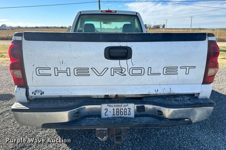 image for item DP3246 2003 Chevrolet Silverado 2500HD  pickup truck