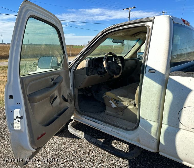 image for item DP3246 2003 Chevrolet Silverado 2500HD  pickup truck