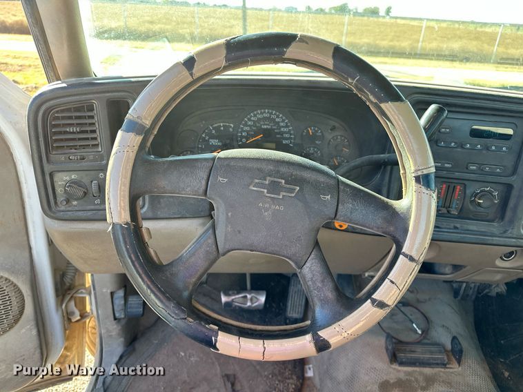 image for item DP3246 2003 Chevrolet Silverado 2500HD  pickup truck