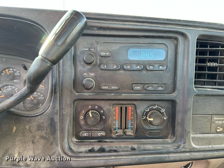 image for item DP3246 2003 Chevrolet Silverado 2500HD  pickup truck