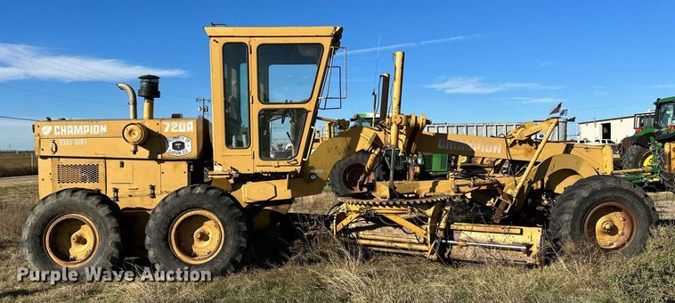 image for item DP3248 1988 Champion 720A  motor grader