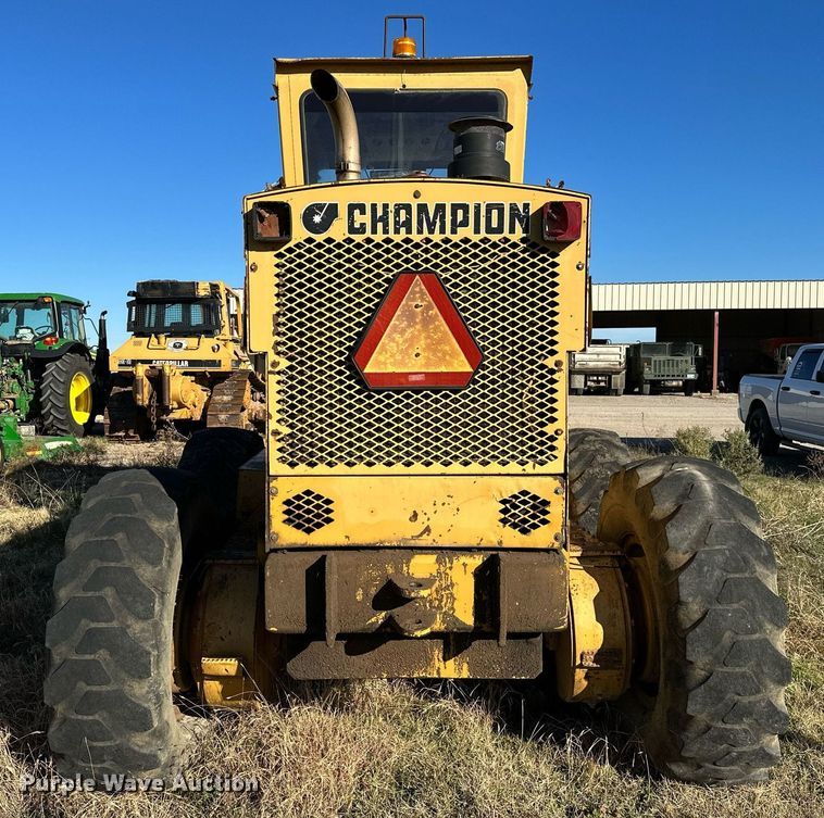 image for item DP3248 1988 Champion 720A  motor grader
