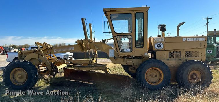 image for item DP3248 1988 Champion 720A  motor grader