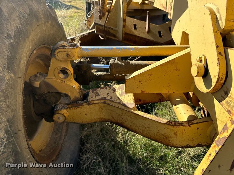 image for item DP3248 1988 Champion 720A  motor grader