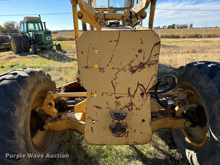 image for item DP3248 1988 Champion 720A  motor grader