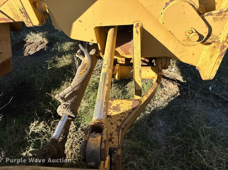 image for item DP3248 1988 Champion 720A  motor grader