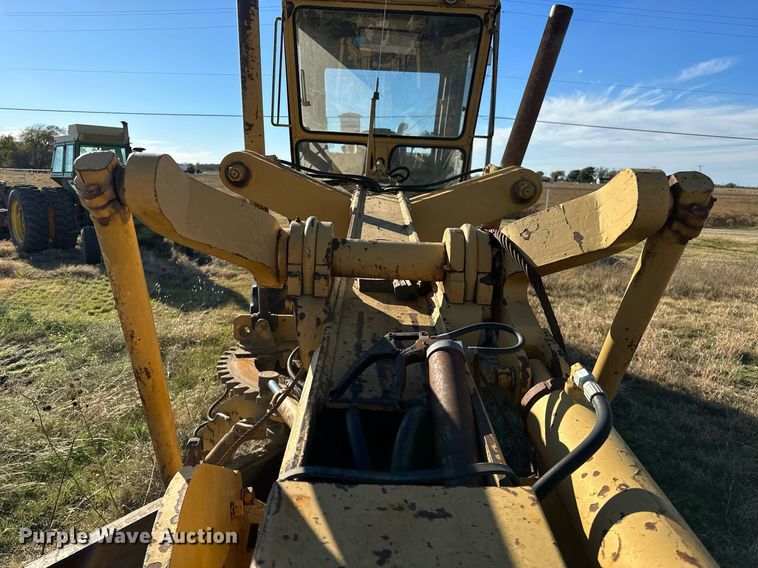 image for item DP3248 1988 Champion 720A  motor grader