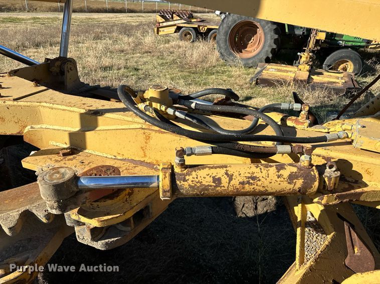 image for item DP3248 1988 Champion 720A  motor grader