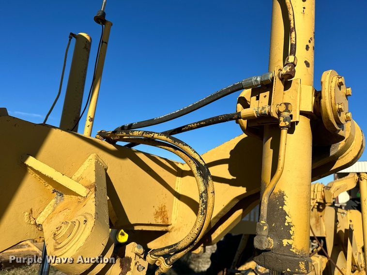 image for item DP3248 1988 Champion 720A  motor grader