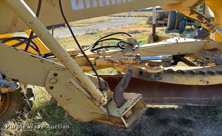 image for item DP3248 1988 Champion 720A  motor grader