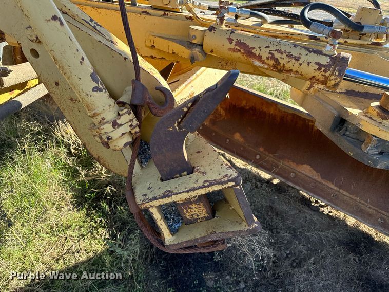 image for item DP3248 1988 Champion 720A  motor grader