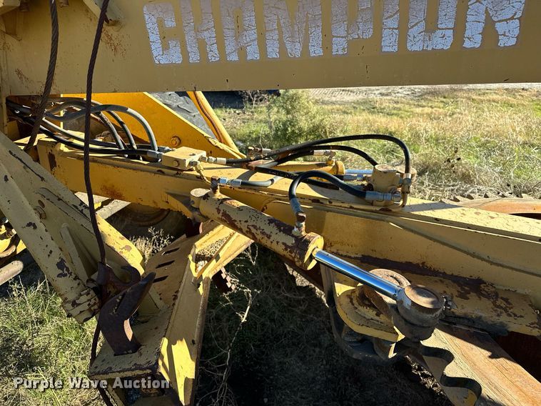 image for item DP3248 1988 Champion 720A  motor grader
