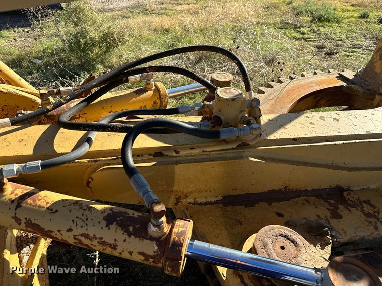 image for item DP3248 1988 Champion 720A  motor grader