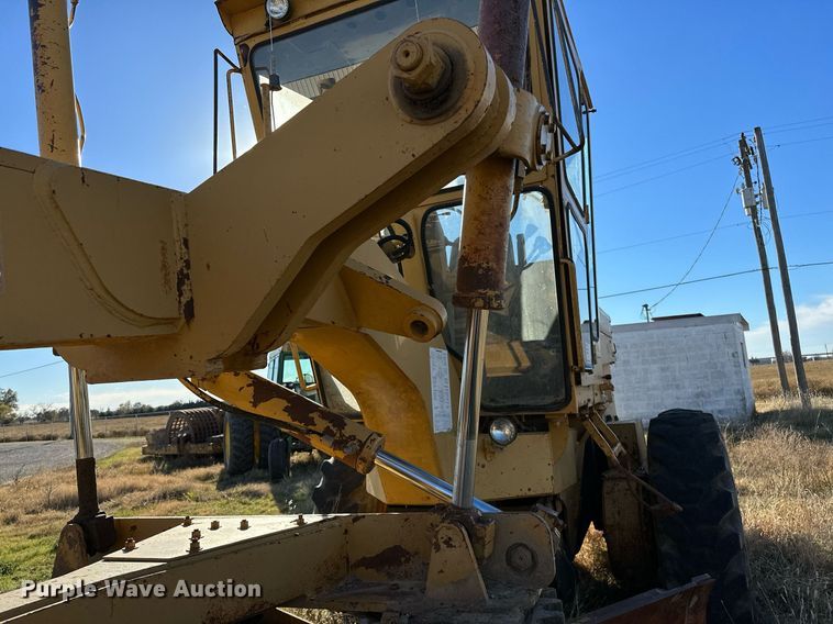 image for item DP3248 1988 Champion 720A  motor grader