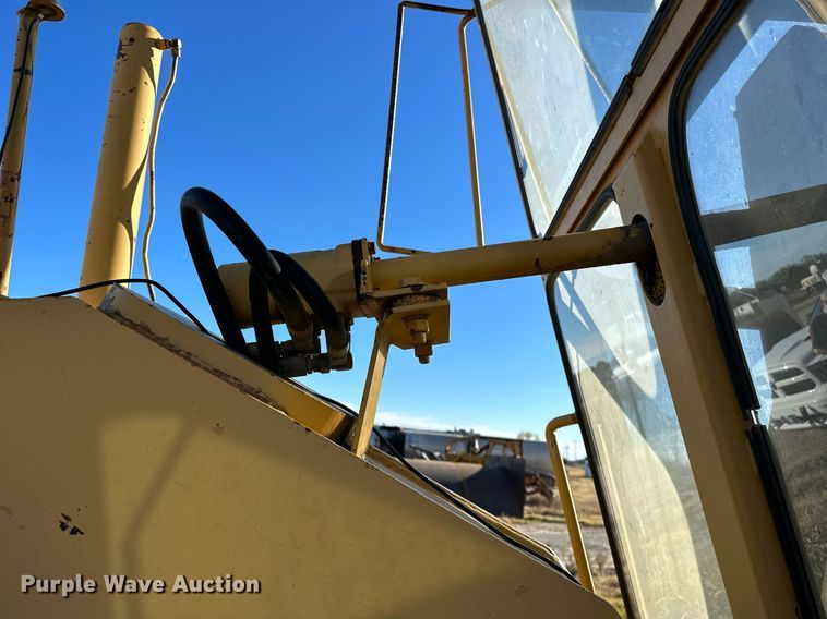 image for item DP3248 1988 Champion 720A  motor grader