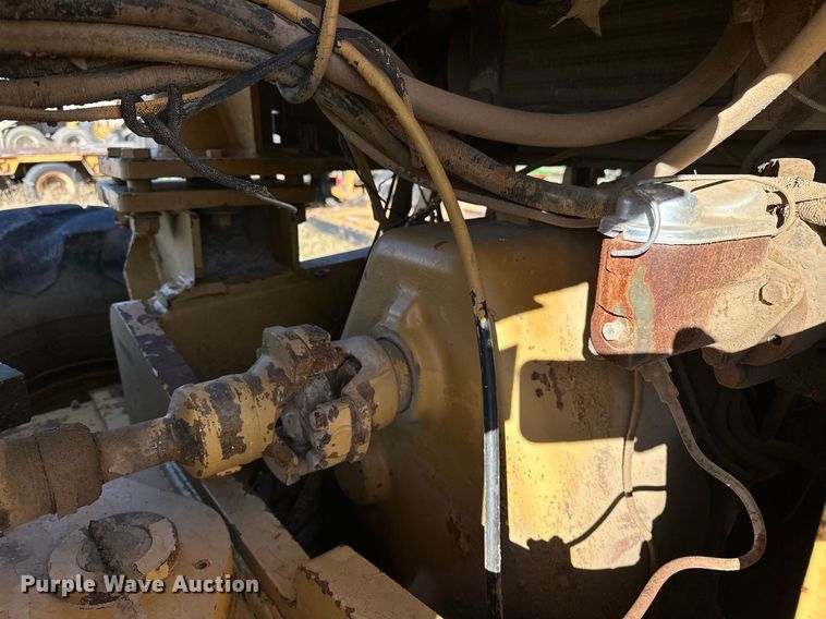 image for item DP3248 1988 Champion 720A  motor grader