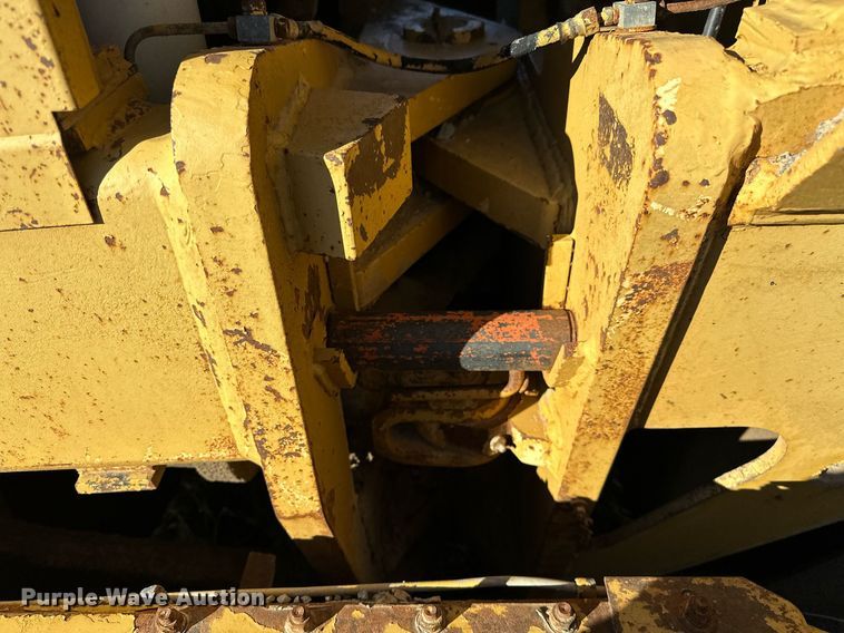 image for item DP3248 1988 Champion 720A  motor grader