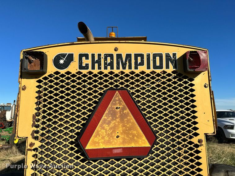 image for item DP3248 1988 Champion 720A  motor grader