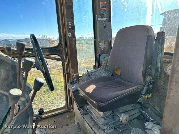 image for item DP3248 1988 Champion 720A  motor grader