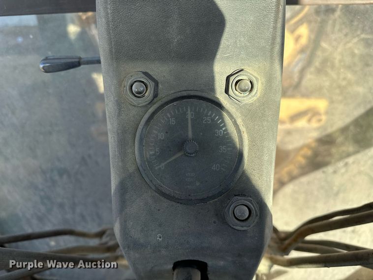 image for item DP3248 1988 Champion 720A  motor grader