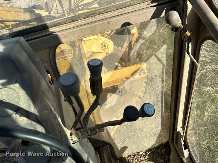 image for item DP3248 1988 Champion 720A  motor grader