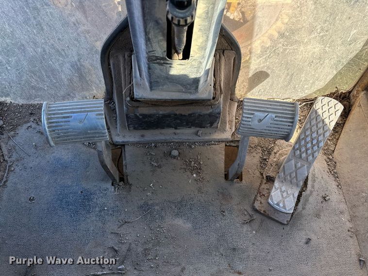 image for item DP3248 1988 Champion 720A  motor grader