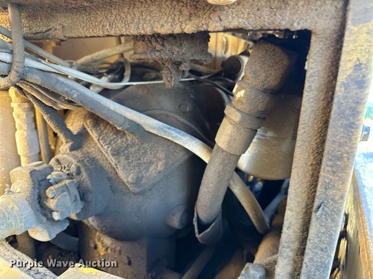 image for item DP3248 1988 Champion 720A  motor grader