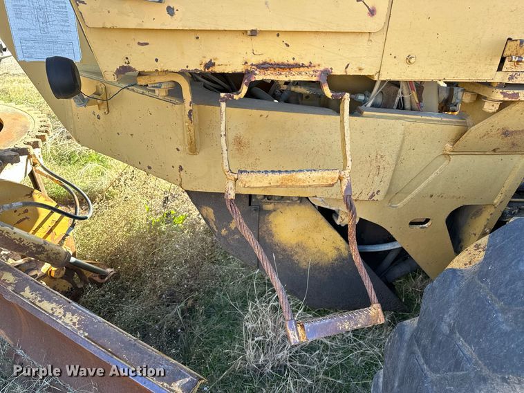 image for item DP3248 1988 Champion 720A  motor grader