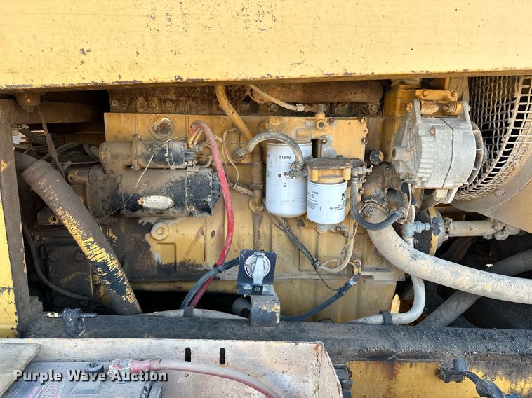 image for item DP3248 1988 Champion 720A  motor grader
