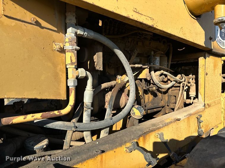 image for item DP3248 1988 Champion 720A  motor grader