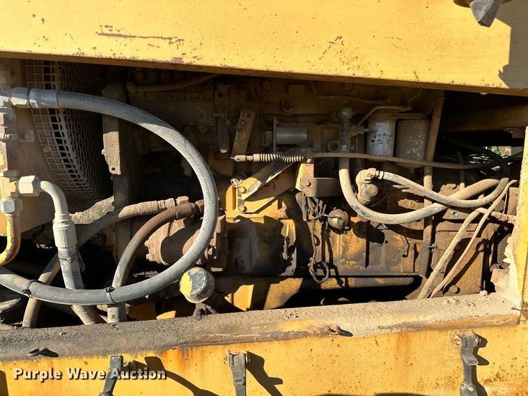 image for item DP3248 1988 Champion 720A  motor grader