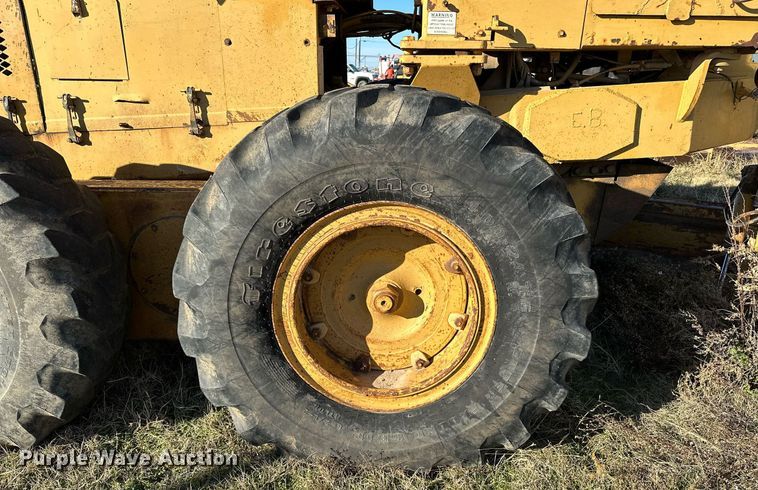 image for item DP3248 1988 Champion 720A  motor grader