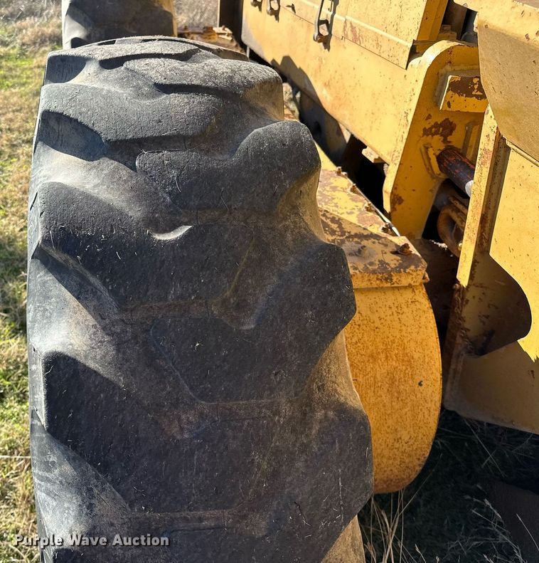 image for item DP3248 1988 Champion 720A  motor grader