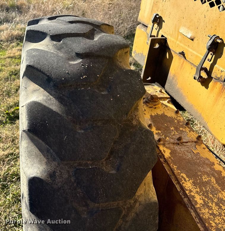 image for item DP3248 1988 Champion 720A  motor grader