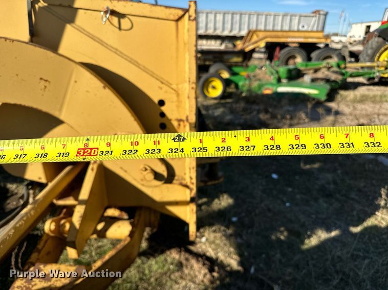 image for item DP3248 1988 Champion 720A  motor grader