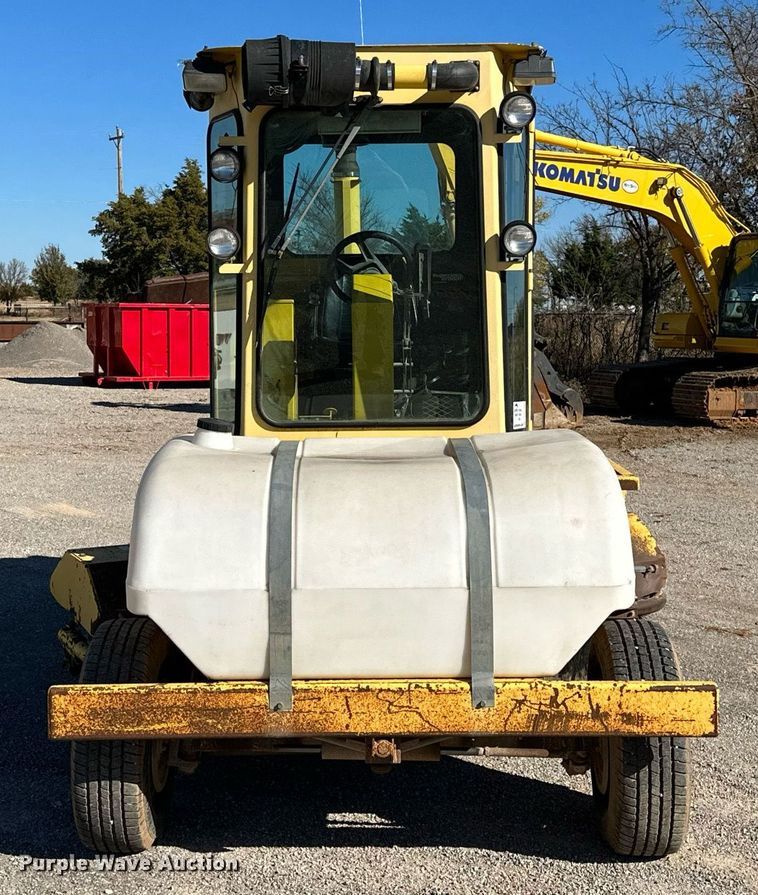 image for item DP3250 2005 Superior Broom DT80C  broom