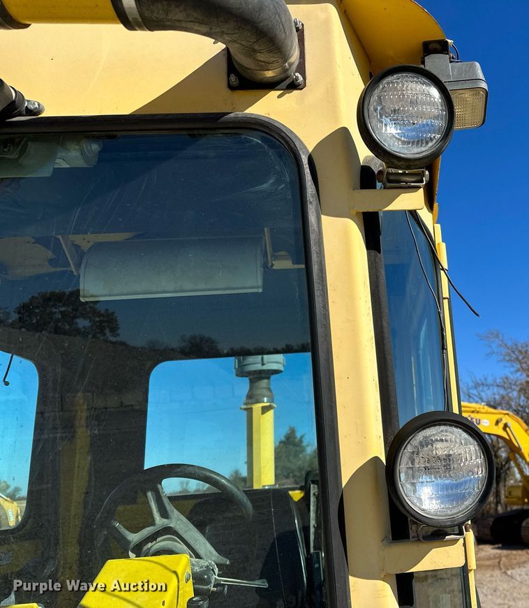 image for item DP3250 2005 Superior Broom DT80C  broom