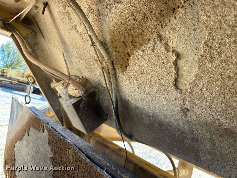 image for item DP3250 2005 Superior Broom DT80C  broom